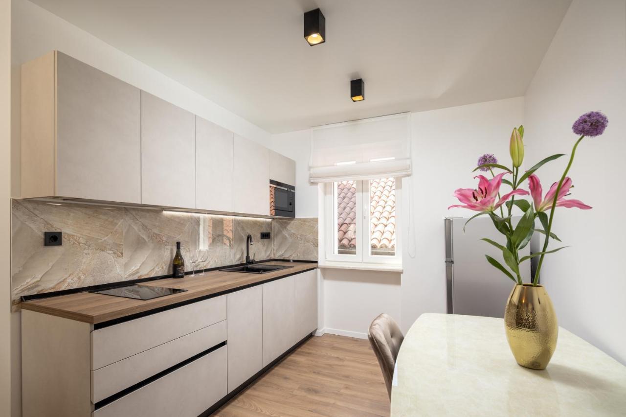 Luxury Accomodation Duje สปลิท ภายนอก รูปภาพ